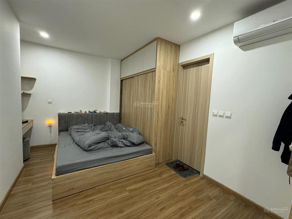 Cần bán căn 2pn  2wc, ban công hướng nam, giá 6,45 tỷ tầng đẹp  nhà mới sẵn giao dịch