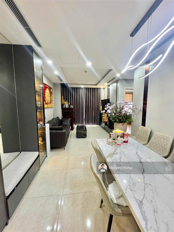 Mình bán căn góc 3pn tòa zen  tầng trung đầy đủ đồ, sẵn sổ giá 7.3 tỷ  hướng nam rất thoáng