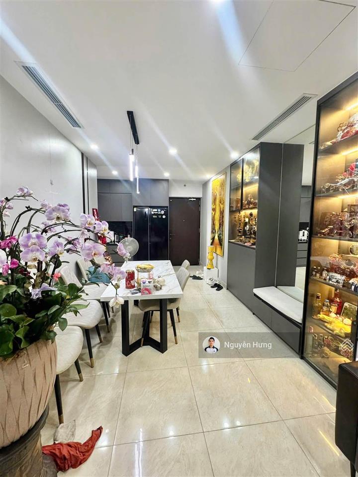 Mình bán căn góc 3pn tòa zen  tầng trung đầy đủ đồ, sẵn sổ giá 7.3 tỷ  hướng nam rất thoáng