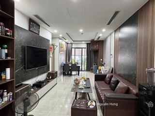 Chính chủ bán căn 3 phòng to thoáng  đầy đủ nội thất đẹp sẵn ở, sổ đỏ cầm tay giá chỉ 7.2 tỷ