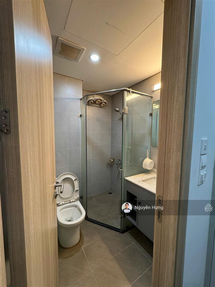Chính chủ bán căn 3 phòng to thoáng  đầy đủ nội thất đẹp sẵn ở, sổ đỏ cầm tay giá chỉ 7.2 tỷ