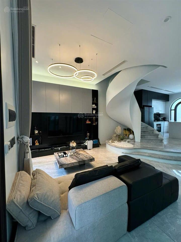 Cho thuê biệt thự full đồ. giá 30tr/th. cạnh hồ 24,5 ha.  0909 044 ***
