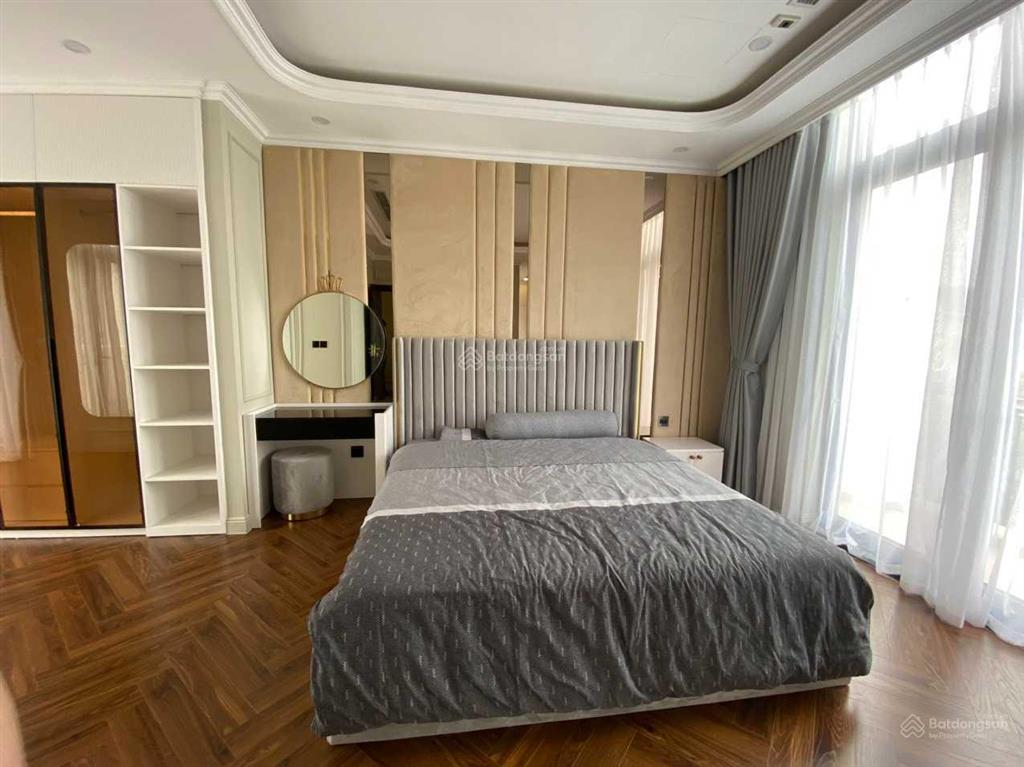 Cho thuê biệt thự để ở sát hồ, kế vincom, full đồ. giá chỉ 25tr/th.  0909 044 ***