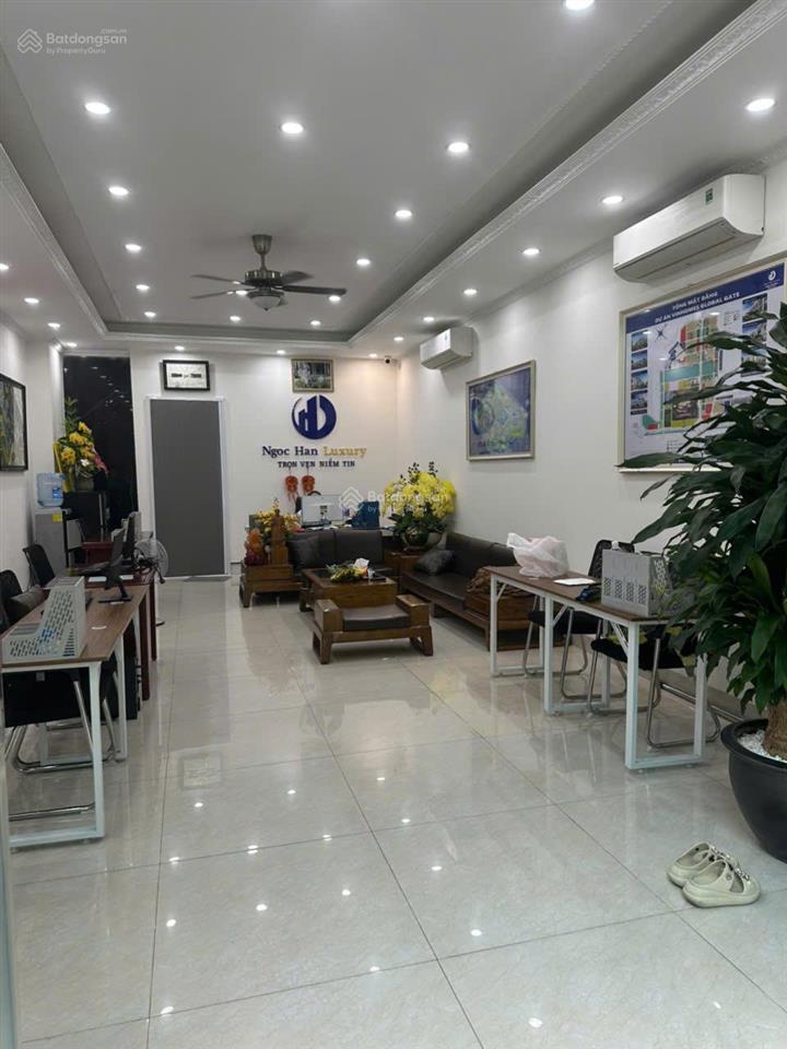 Giá chỉ 19,5 triệu/tháng  căn liền kề 5 tầng, có cả thang máy, vào ở và tiện kinh doanh văn phòng