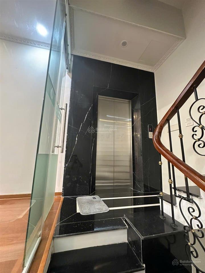 Giá chỉ 19,5 triệu/tháng  căn liền kề 5 tầng, có cả thang máy, vào ở và tiện kinh doanh văn phòng