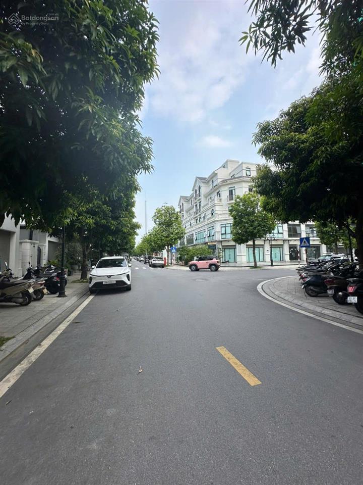 Giá chỉ 19,5 triệu/tháng  căn liền kề 5 tầng, có cả thang máy, vào ở và tiện kinh doanh văn phòng
