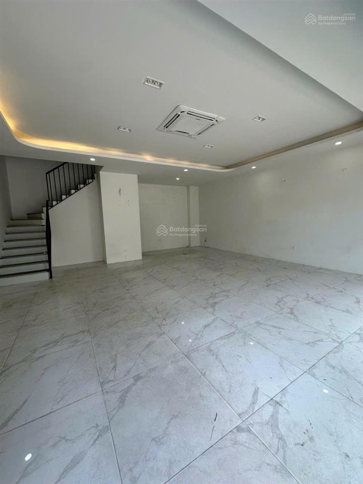 Cho thuê liền kề 90m2, mặt tiền 7,5m. đường lớn 30m. hoàn thiện đẹp. giá 20tr/th