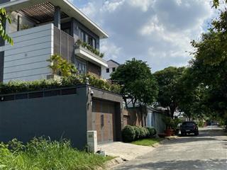 Căn góc nhà biệt thự 12*26m. gần vạn phúc. giá 12 tỷ hơn