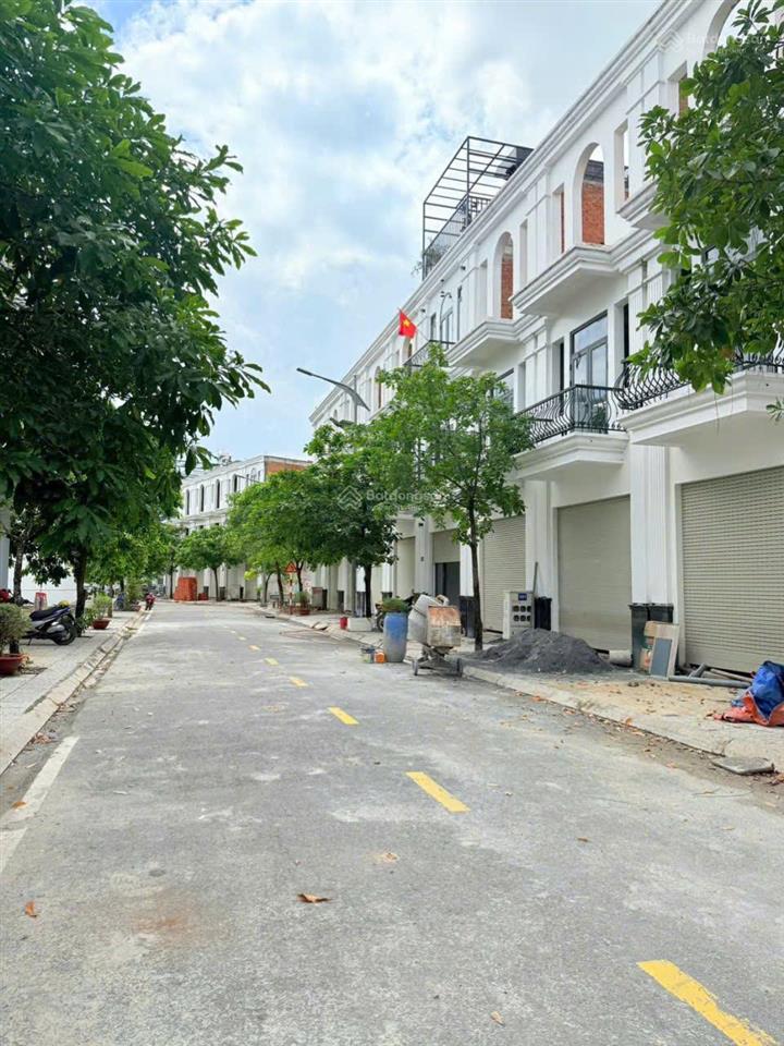 Bán nhà 5*16m, 1 trệt, 1 lầu. đối diện chợ an điền
