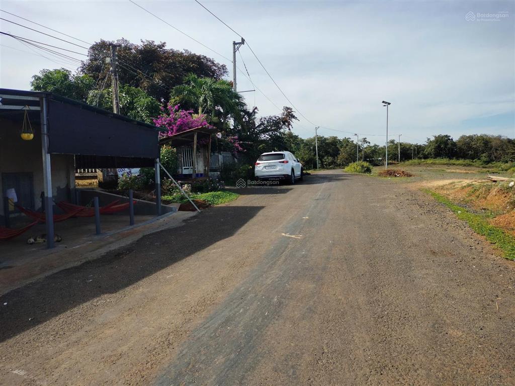 Bán lô đất 15*70m. đường nhựa 20m. giá 600 triệu