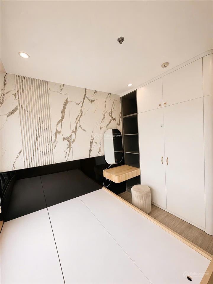 Cắt lỗ căn góc 2pn2wc full nội thất có sổ đỏ, giá chỉ 3.85 tỷ tại vinhomes ocean park gia lâm
