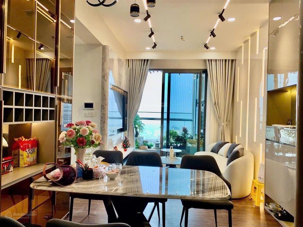 Cho thuê căn hộ 3pn cao cấp masteri h2 full đồ đẹp, khách chỉ xách vali vào ở