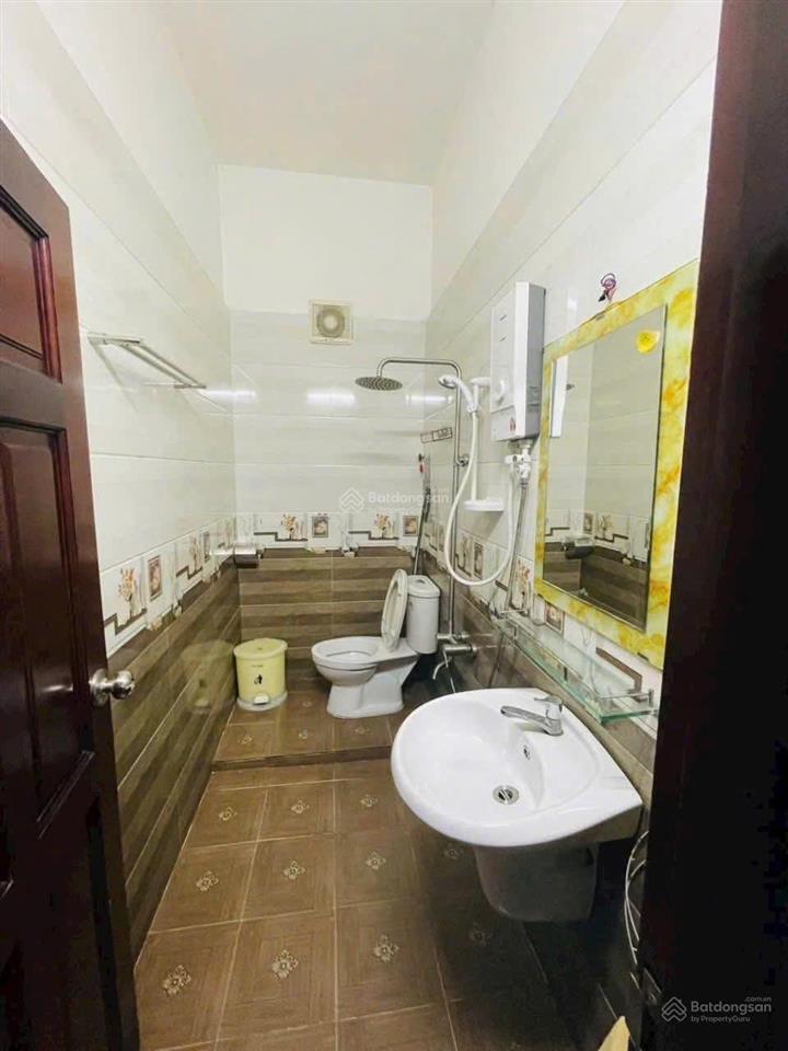 Nhà 2 lầu âu dương lân, p3 q8. giá 2,85 tỷ  gần aeon  đường 5m, đang cho thuê 15 triệu/tháng