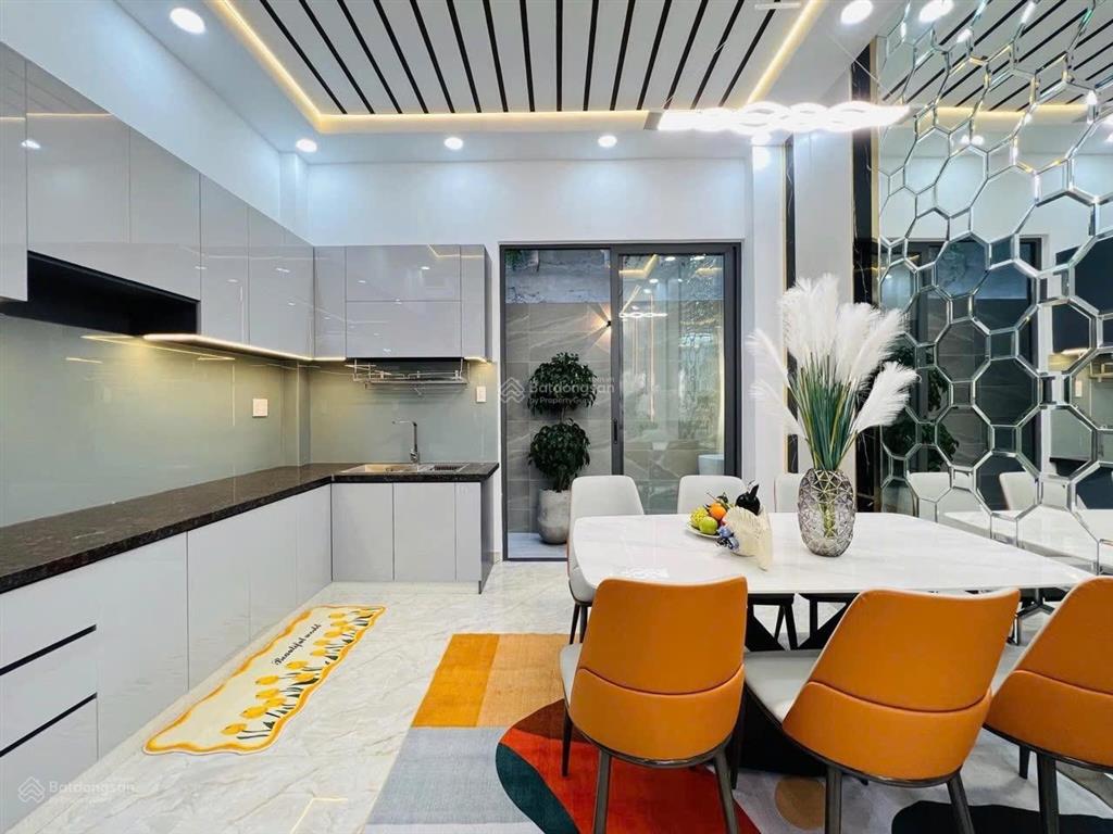 Giá 2 tỷ 980 (tl)  nhà ngang 5m cực đẹp kdc hoàng anh minh tuấn  đối diện global city