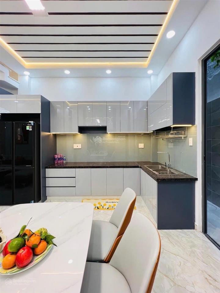 Giá 2 tỷ 980 (tl)  nhà ngang 5m cực đẹp kdc hoàng anh minh tuấn  đối diện global city