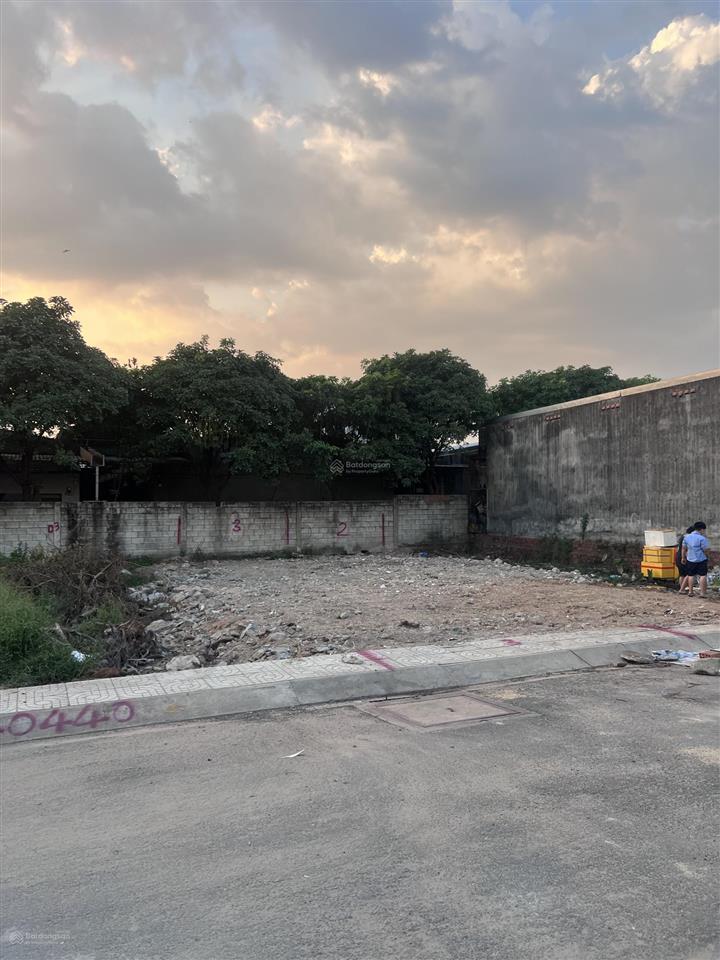 Đất biệt thự lê phong  ngô chí quốc, thủ đức. giá chỉ 3tỷ5 dt 65m2 (4x16,5m), xây tự do, sổ sẵn