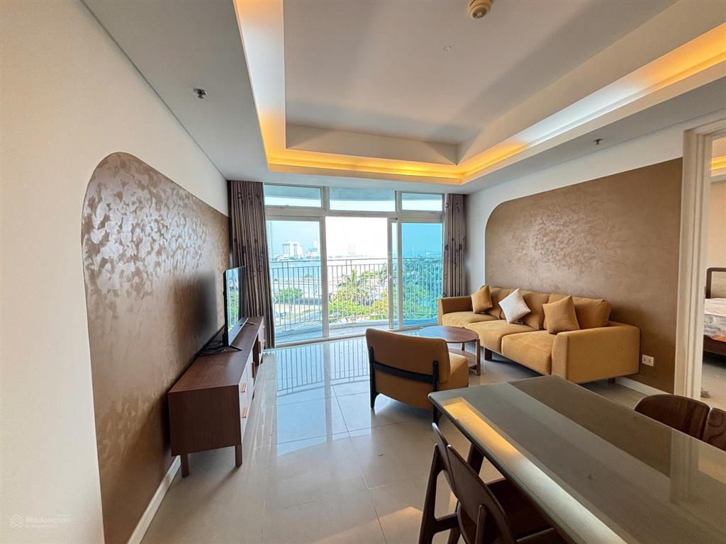 Cho thuê ch azura 2pn dt 104m2 nội thất mới 99%, view sông hàn , pháo hoa qt diff  ms linh