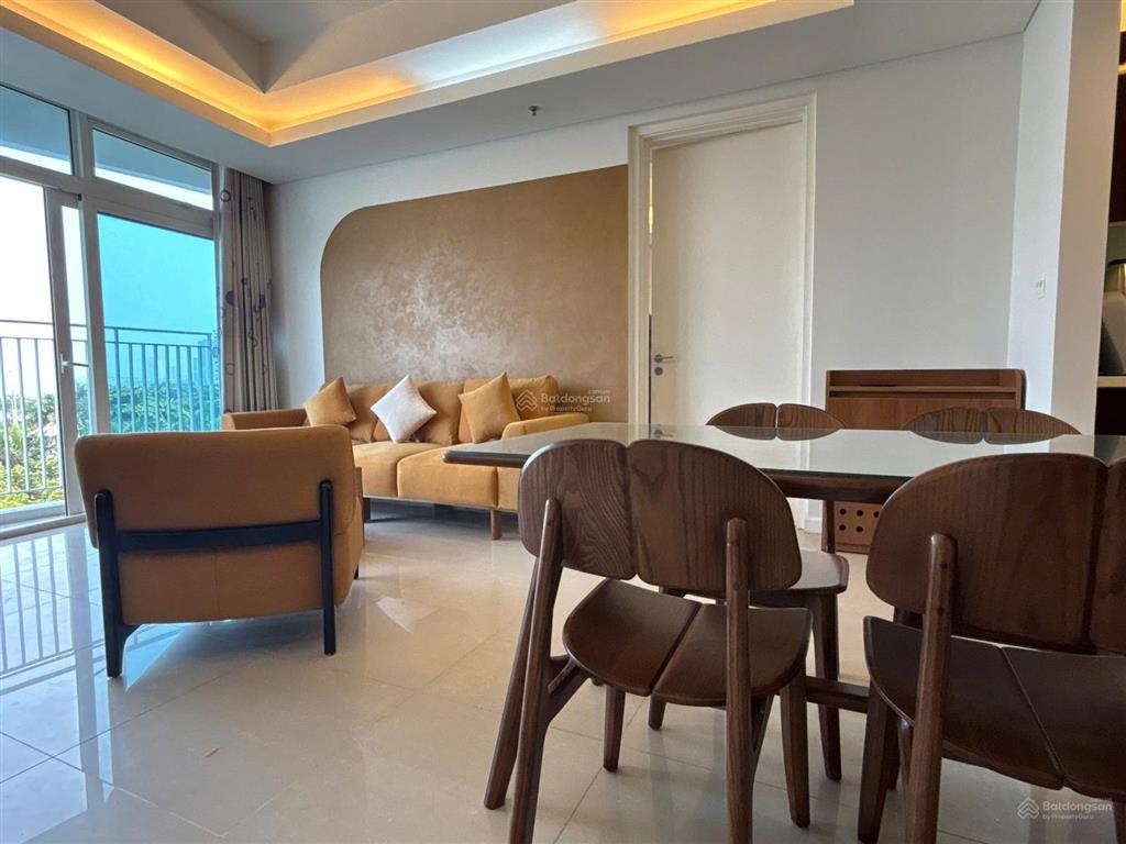 Cho thuê ch azura 2pn dt 104m2 nội thất mới 99%, view sông hàn , pháo hoa qt diff  ms linh