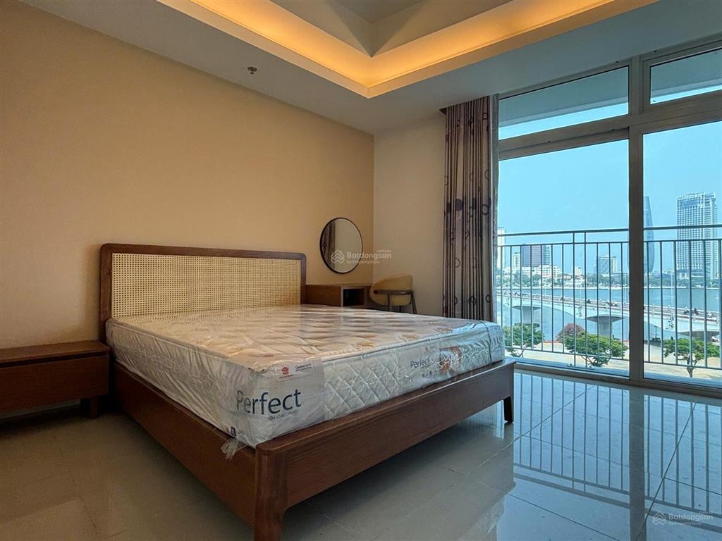 Cho thuê ch azura 2pn dt 104m2 nội thất mới 99%, view sông hàn , pháo hoa qt diff  ms linh