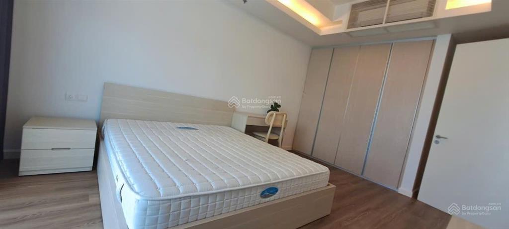 Bán ch azura 2pn dt 95m2 tầng cao, view sông hàn, nội thất đầy đủ  0911 299 *** ms linh