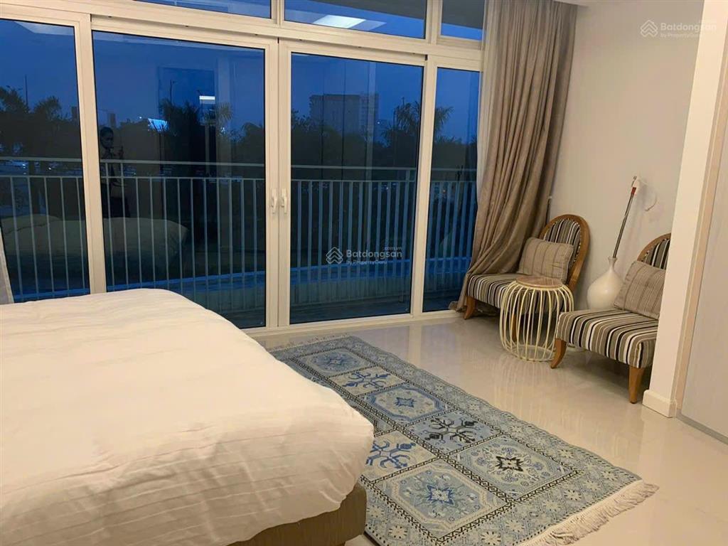 Cho thuê ch 2pn azura, dt 104m2, nội thất đẹp, tầng thấp, view sông hàn  ms linh 0911 299 ***