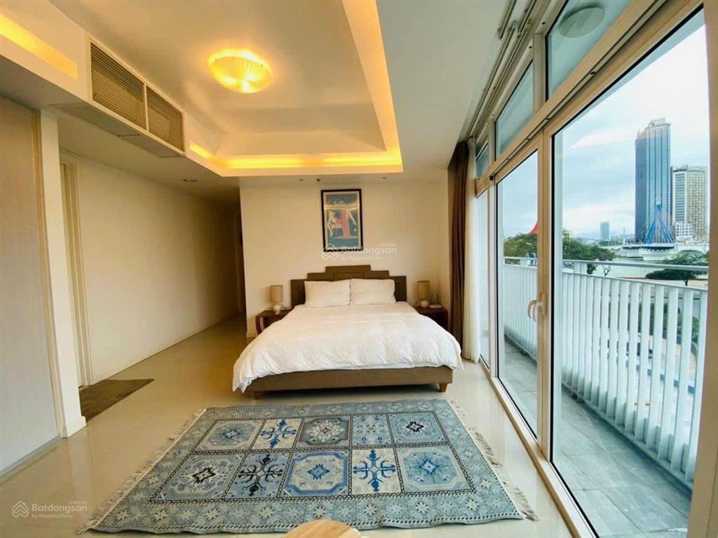 Bán ch azura loại 2pn dt 104m2, đầy đủ nội thất, tầng thấp giá hời thị trường 8,5 tỷ  ms linh