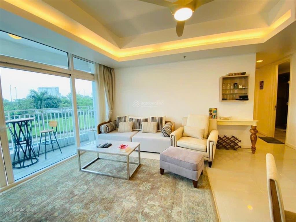 Bán ch azura loại 2pn dt 104m2, đầy đủ nội thất, tầng thấp giá hời thị trường 8,5 tỷ  ms linh