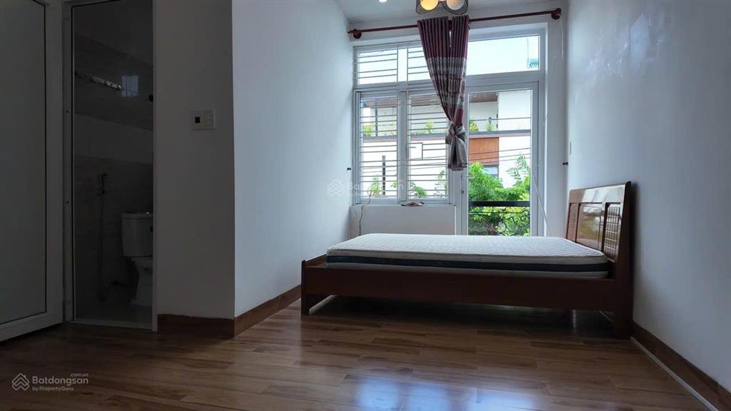 Hạ giá  bán nhanh nhà 4 tầng mặt tiền cao xuân dục. ngay sát đường 3 tháng 2 và công viên cây xanh