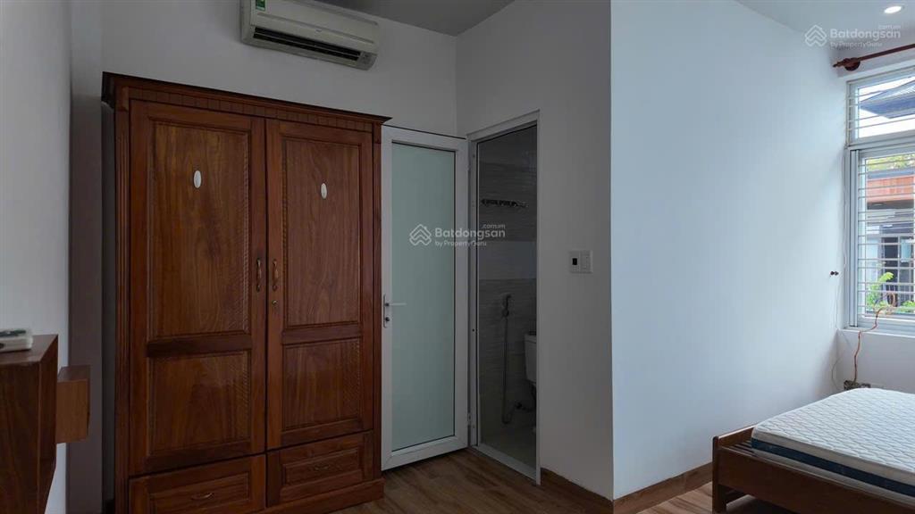 Hạ giá  bán nhanh nhà 4 tầng mặt tiền cao xuân dục. ngay sát đường 3 tháng 2 và công viên cây xanh