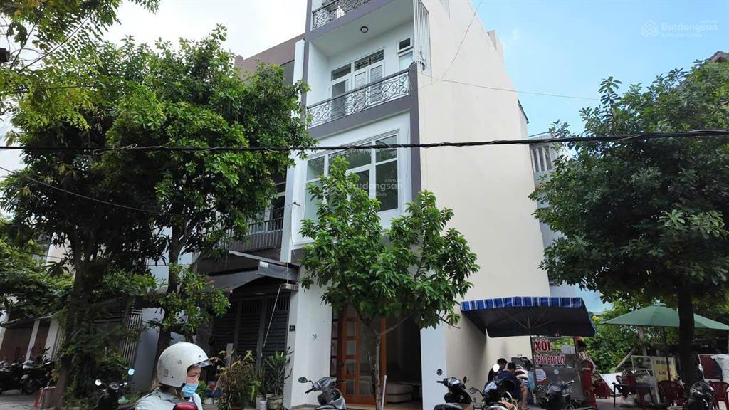 Hạ giá  bán nhanh nhà 4 tầng mặt tiền cao xuân dục. ngay sát đường 3 tháng 2 và công viên cây xanh