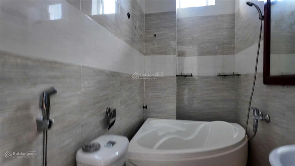 Hạ giá  bán nhanh nhà 4 tầng mặt tiền cao xuân dục. ngay sát đường 3 tháng 2 và công viên cây xanh