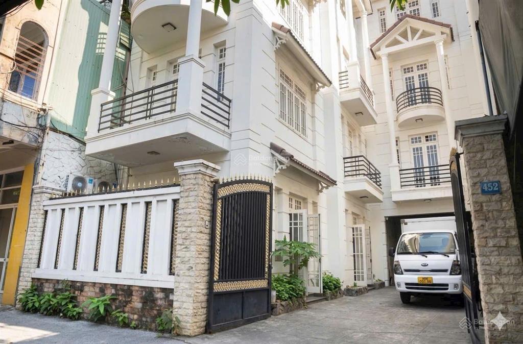 Hàng hiếm  bán nhà mặt phố diện tích khủng đường trần cao vân  đoạn sầm uất  giá cực tốt
