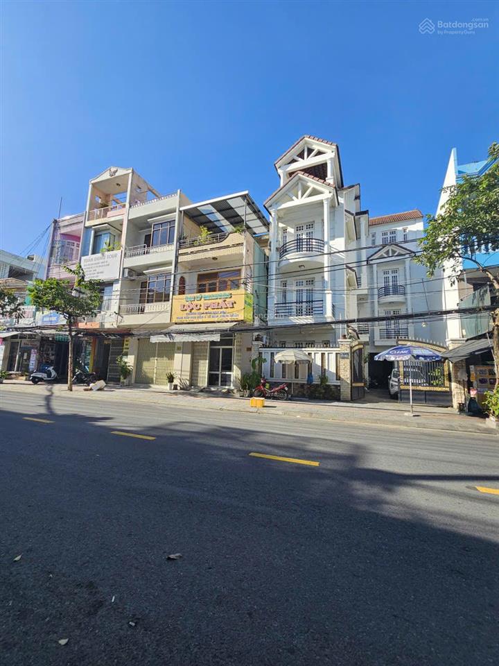 Hàng hiếm  bán nhà mặt phố diện tích khủng đường trần cao vân  đoạn sầm uất  giá cực tốt
