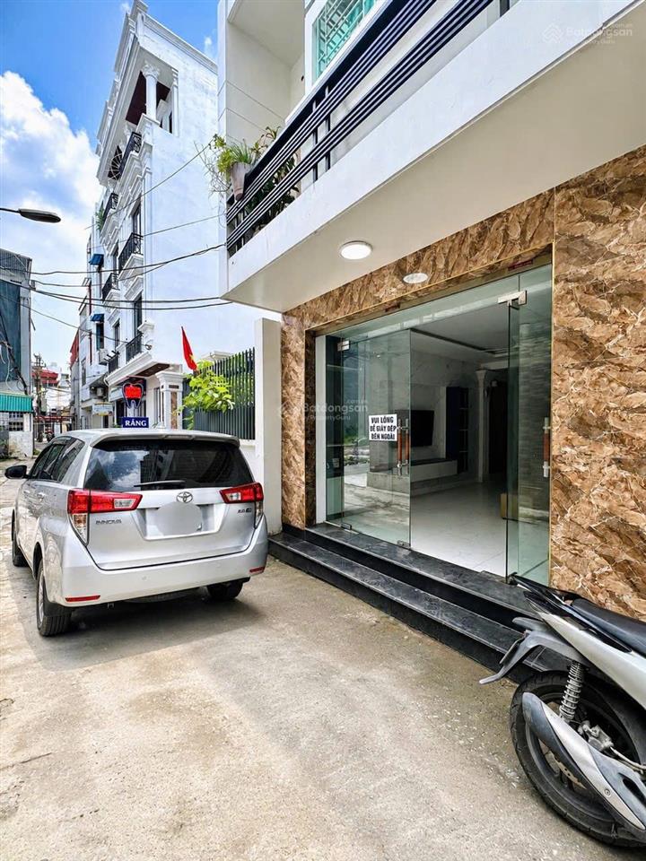 Nhà 4 tầng mặt ngõ đường phương lưu  ngõ thông ô tô qua lại 24/7