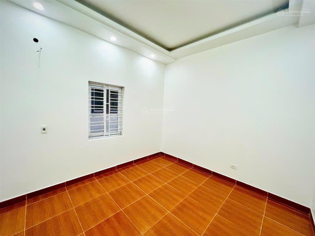 Nhà 4 tầng mặt ngõ đường phương lưu  ngõ thông ô tô qua lại 24/7