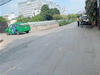 Bán xưởng an phú đông 10 (240m)8.5 x 28m) mặt tiền 8m  thỗng xe tải