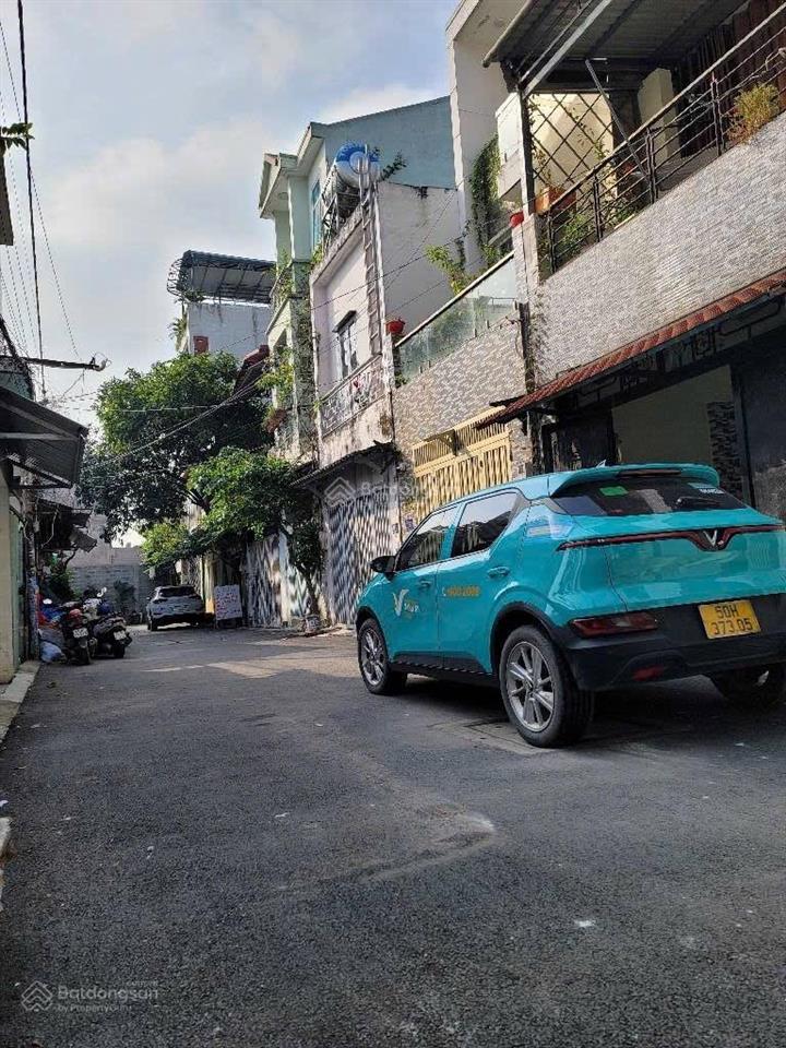 Bán nhà 3 tầng căn góc 2 mặt tiền kinh hà huy giáp (90m) 4.5m x 20m) mặt tiền 7m