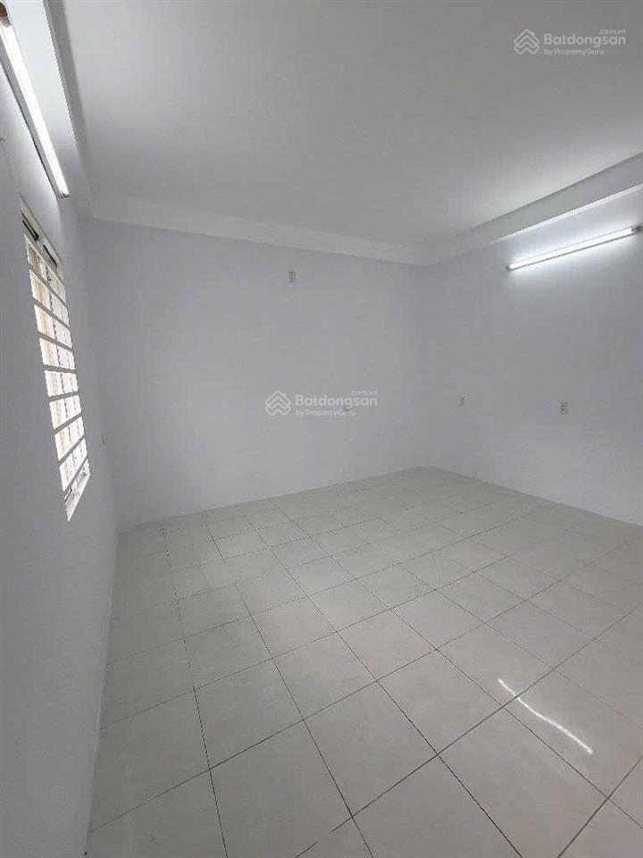 Bán nhà 3 tầng căn góc 2 mặt tiền kinh hà huy giáp (90m) 4.5m x 20m) mặt tiền 7m