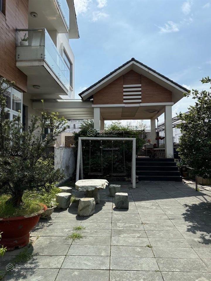 Bán biệt thự cao cấp giá tốt (359m2) ven sông  nội thất nhập khẩu  giá rẻ tìm chủ nhân mới