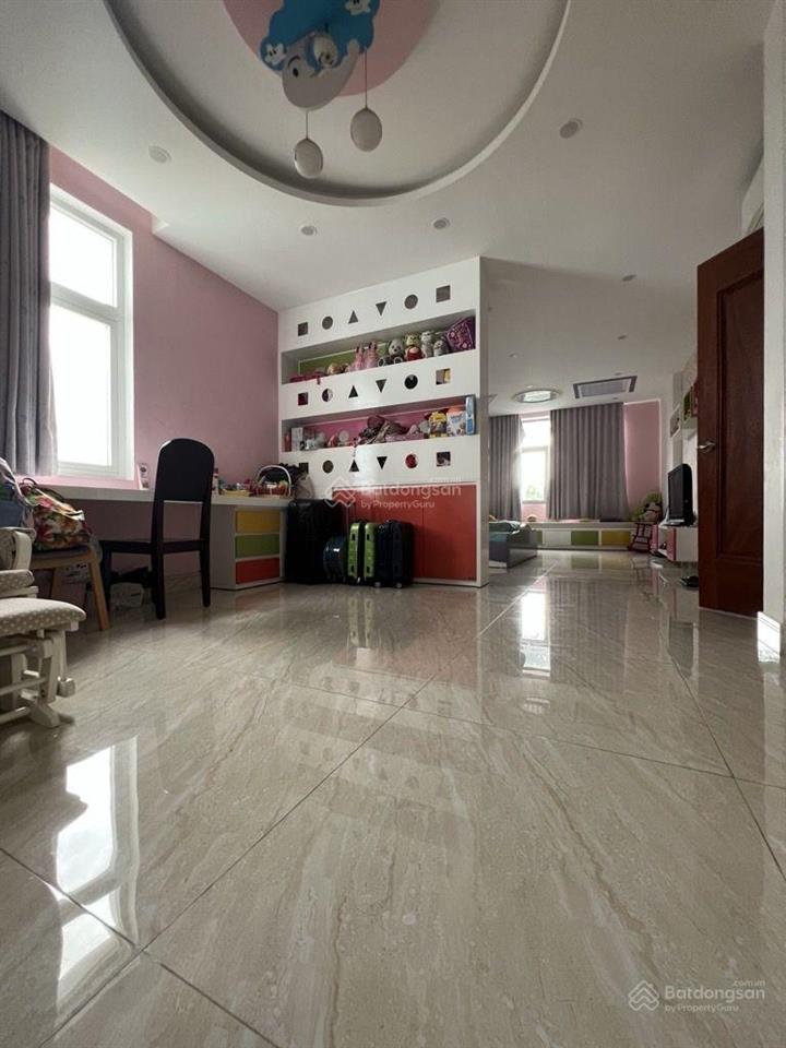 Bán biệt thự cao cấp giá tốt (359m2) ven sông  nội thất nhập khẩu  giá rẻ tìm chủ nhân mới