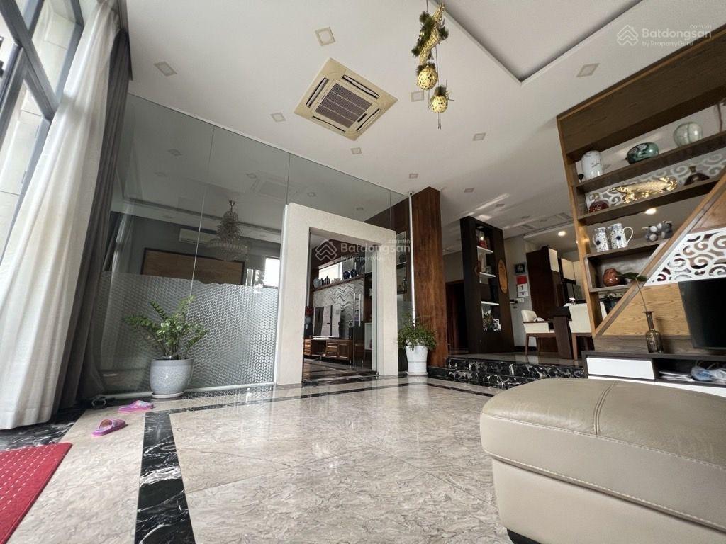 Bán biệt thự cao cấp giá tốt (359m2) ven sông  nội thất nhập khẩu  giá rẻ tìm chủ nhân mới