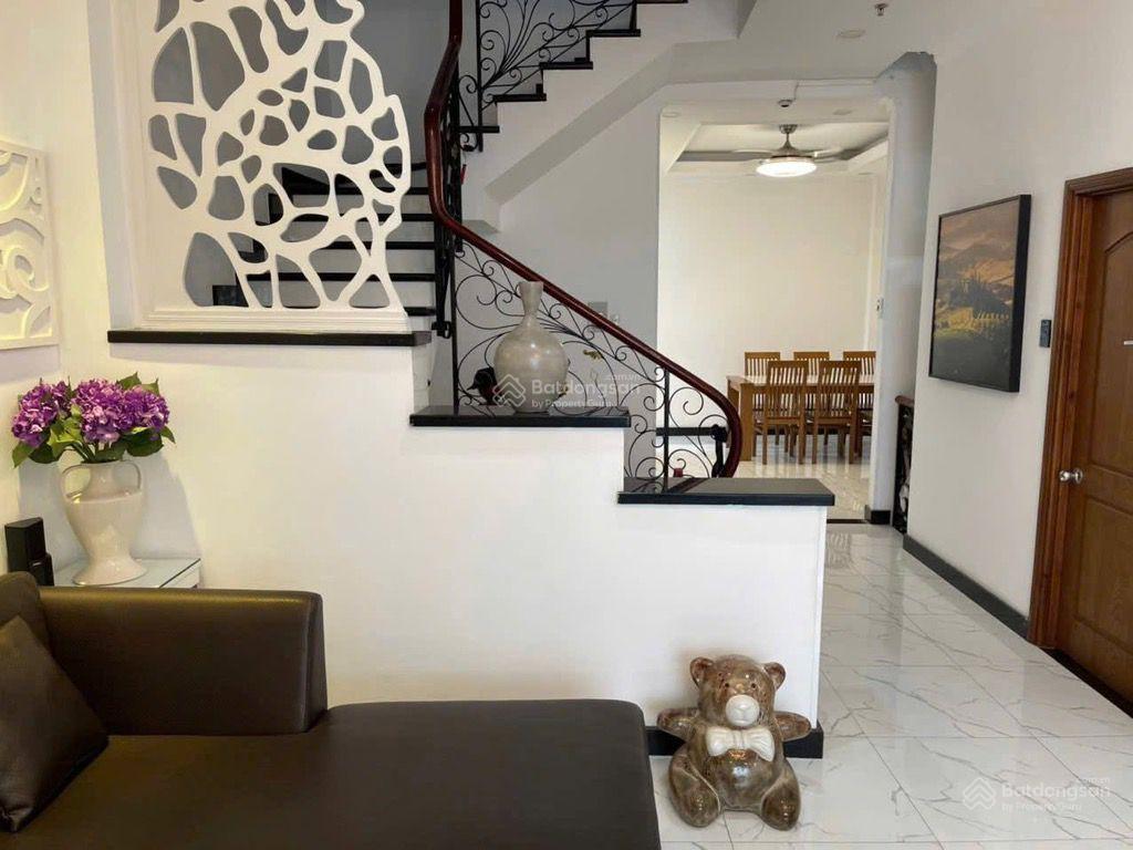 Nhà đẹp 3 tầng  80m2  ngang 6x14m  hậu giang  ô tô 2 chiều qua lại tấp nập  nhỉnh 19 tỷ