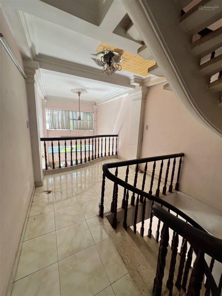 Hẻm xe hơi phạm văn chí  phường bình tiên  nhà 67m²  ở hay cải tạo, xây mới đều được  6 tỷ hơn