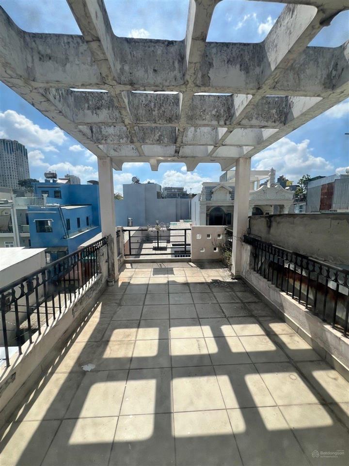 Hẻm xe hơi phạm văn chí  phường bình tiên  nhà 67m²  ở hay cải tạo, xây mới đều được  6 tỷ hơn