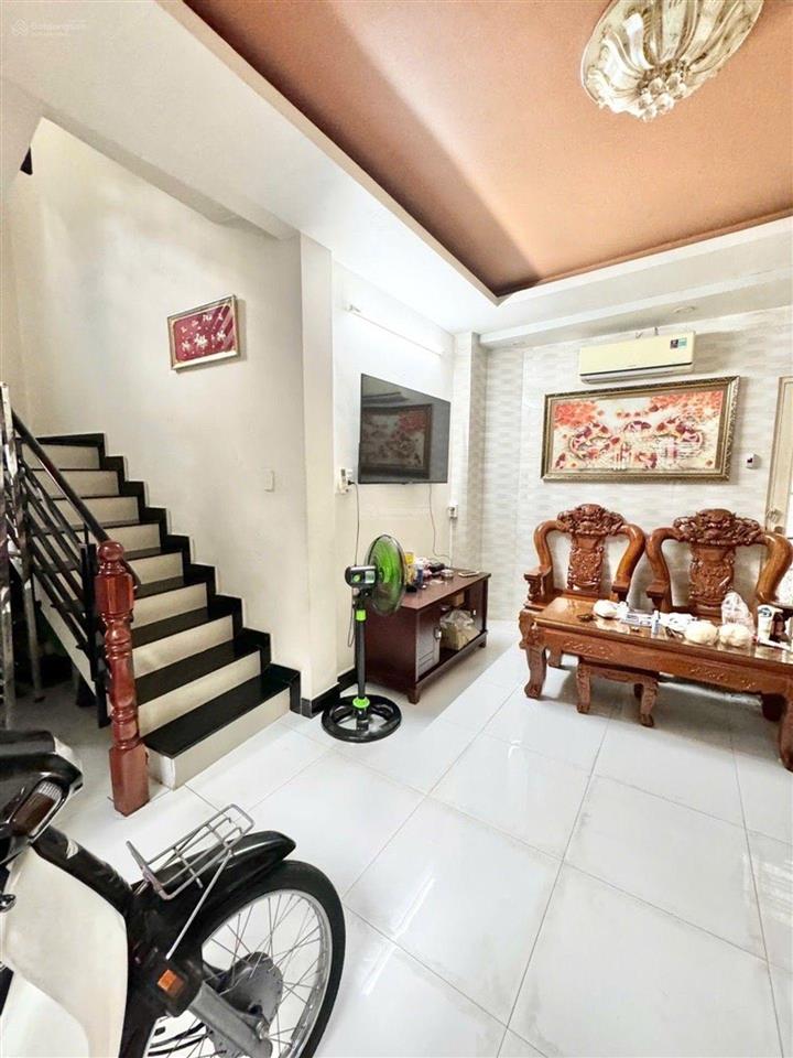 Bán nhà riêng 5 tầng, 34m², ngay nguyễn văn luông, phường bình phú, giá chỉ 4x tỷ