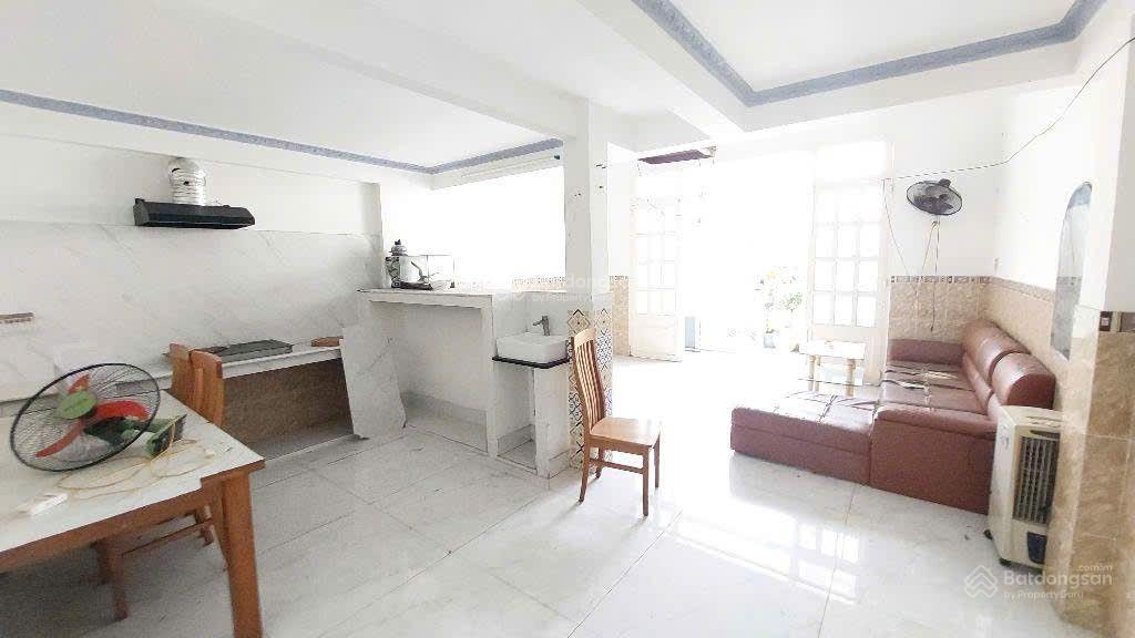 Bán nhà riêng 75m2, ngang 5.5m, đường lương văn can, phường phú định, giá chỉ 4.6 tỷ tl ngay chủ