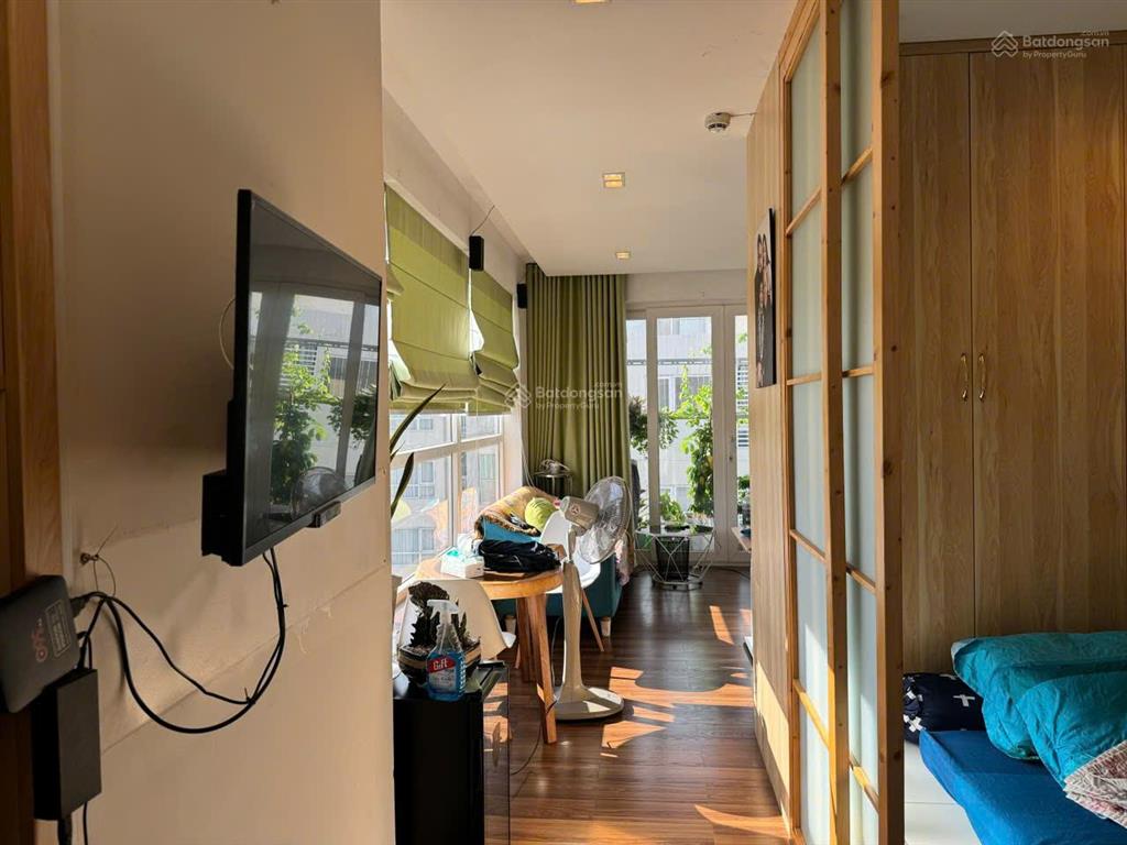 Bán căn góc 43m2  2 view siêu đẹp sky center, phổ quang. giá chỉ 3,490 tỷ.  0901 100 ***