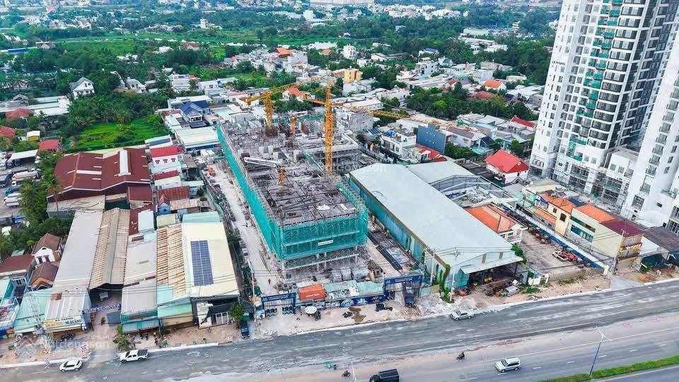 Bán căn symlife ql13 căn 2pn 70,6m2, tầng trung view landmark. giá bán chỉ 2.892tỷ bao gồm thuế phí