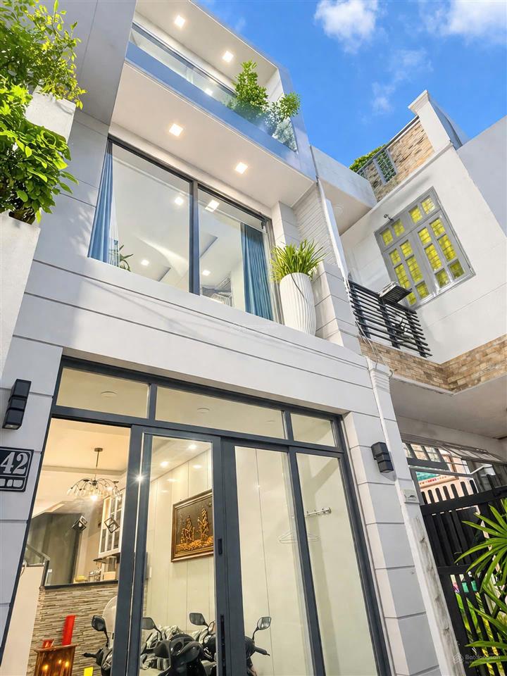 Bán nhà 4 tầng 3pn3wc lê văn thọ, ngay cv làng hoa. giá chỉ 4,990 tỷ. pháp lý chuẩn, hoàn công đủ