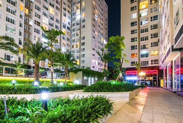 Bán căn shop 2 tầng 130m2 sky center, shop view nội khu siêu đẹp. giá chỉ 8,260 tỷ bao gồm thuế phí